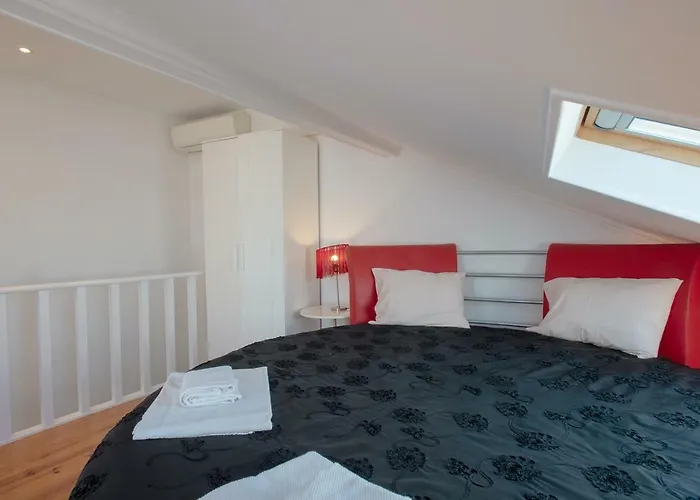 Myplacelisbon - Mouraria Duplex